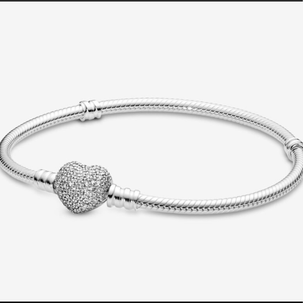 ❌SOLD❌❗️ Pandora Moments Sparkling Heart Clasp Snake Chain Bracelet ❌SOLD❌❗️